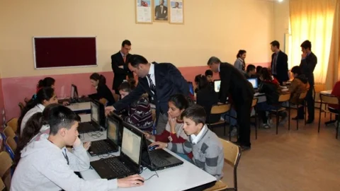 Tüpraş'tan Çatak'a 30 Bilgisayar
