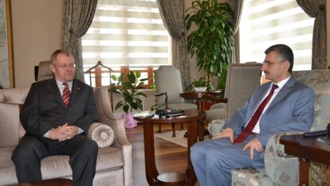 Almanya Başkonsolosu Gerlach'den Vali Bektaş'a Ziyaret