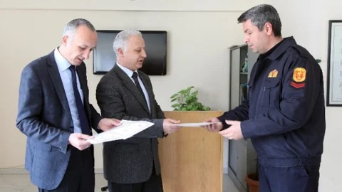 İlk Yardım Eğitimi Alan İtfaiye Personeline Sertifikaları Dağıtıldı
