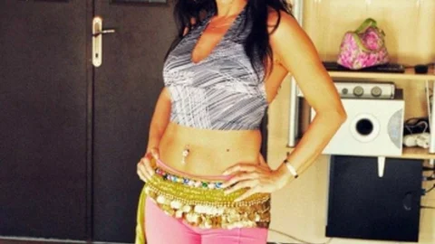 Antalyalı Oryantal Kadınlar Günü Matinesinde Sahneden İndirildi