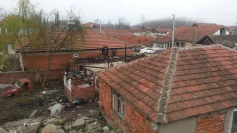 Evi Yanan Aile Yardım Bekliyor