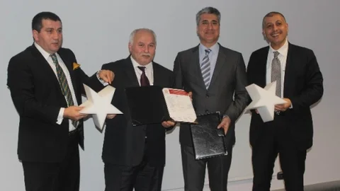 TSE Genel Sekreteri Karagöz Kayseri'deki Bir Fabrikaya Çift Yıldızlı Kalite Belgelerini Verdi