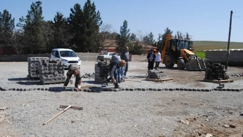 Suruç'un Mahalleleri Kilit Parke İle Tanıştı