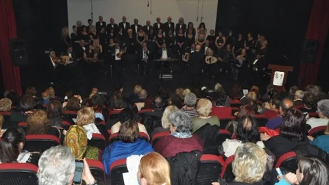 Kuşadası'nda Belediye TSM Korosundan Konser