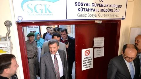 Vali Gediz Sosyal Güvenlik Merkezi'ni Ziyaret Etti