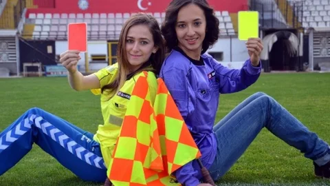 Kadınlar Artık 'ofsayt' Nedir Biliyor