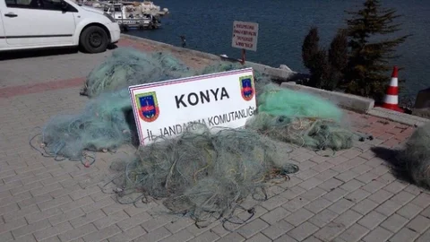 Beyşehir Gölü'nde 2 Bin 500 Metre Misina Ağ Ele Geçirildi