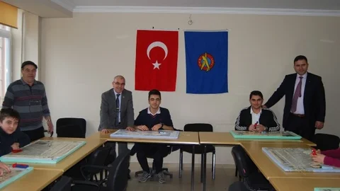 Malkara'da Lise Öğrencilere Model Uçak Kursu Veriliyor