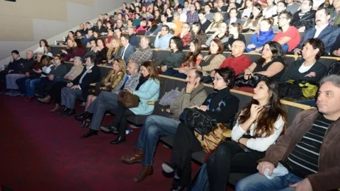 Fredrika Stahl Hayranlarını Büyüledi