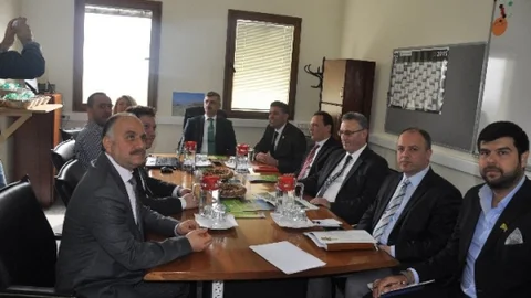 Vali Bektaş İzmir'de Organik Tarım İşletmelerini İnceledi