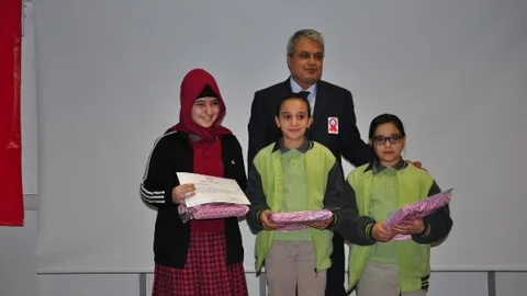 İstiklal Marşı'nın 94. Yılı Edremit'te Kutlandı