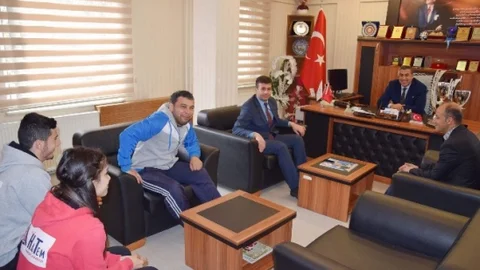 Akdora Başarısını Şiran'la Paylaştı