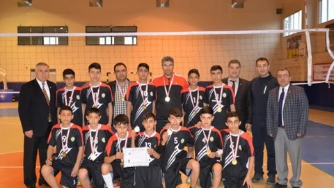 Voleybol Grup Müsabakalarının Yarı Finalistleri Belli Oldu