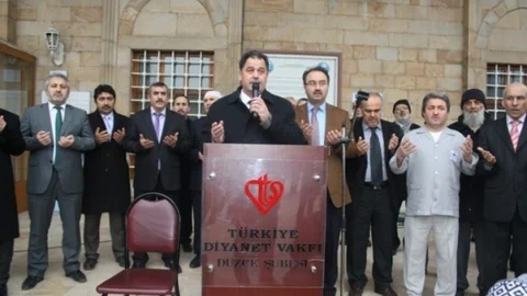 Umreciler Kutsal Topraklara Dualarla Uğurlandı