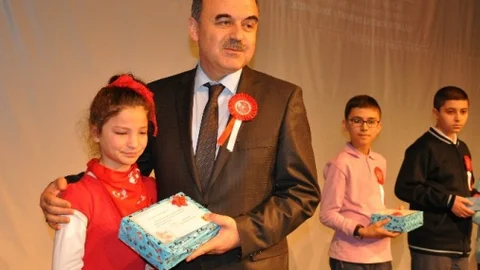 Mehmet Akif Ödül Almadı Deyip Ödülünü Kabul Etmedi