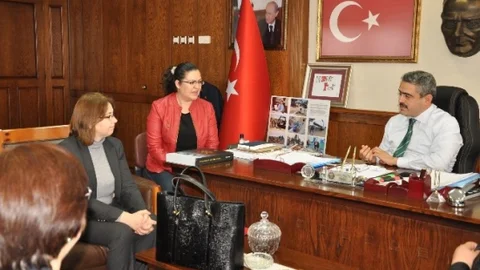 Kadın Emeğine Saygı Projesine Destek Veren Alıcık'a Bayanlardan Plaket