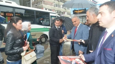 MHP'den Ay Yıldızlı Kutlama