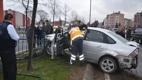 Fatsa'da Trafik Kazası 2 Yaralı