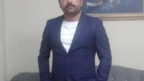 Ekmekten Çıkan Jilet Yemek Borusunu Keserek Kalbine Saplandı