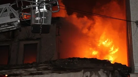 200 Yıllık Tarihi Bina Kül Oldu