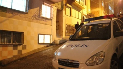 Dayısının Torununu Tabancayla Vurdu Ardından İntihar Etti