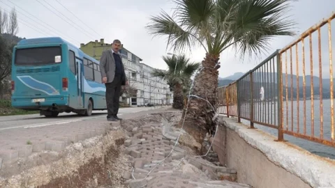 (Özel Haber) Fırtına Kurşunlu Sahillerini Dağıttı