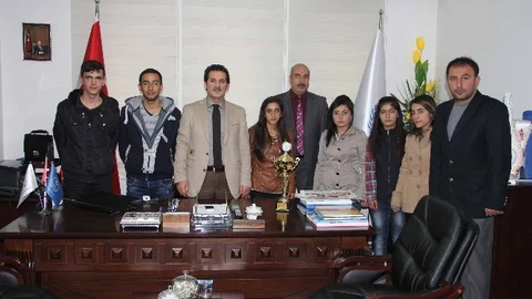 Halk Oyunları Şampiyonlarından Müdür İnanç'a Ziyaret