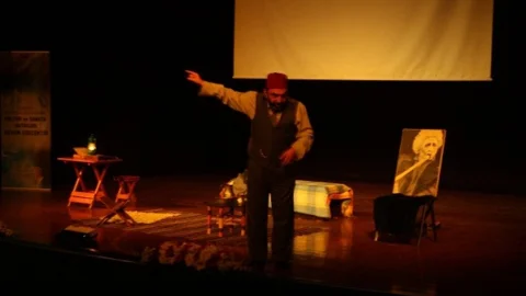 Oyuncu Ahmet Yenilmez Safahat'ı Canlandırdı