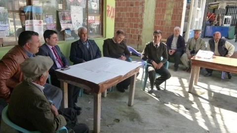 Karaisalı Kaymakamı Tunç'tan Şehit Ailelerine Ziyaret