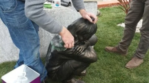 Parçalanan Berkin Elvan Heykeli Onarıldı