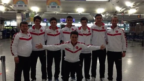 Dünya Liseler Tenis Şampiyonasında Yamanlar Final Grubunda