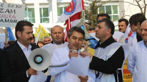 Sağlık Çalışanları Taleplerini Basın Açıklaması İle Anlattı