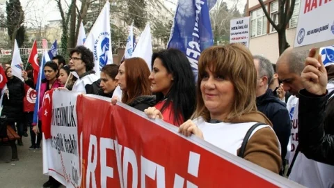 İş Bırakan Sağlık Personeline Hastalardan Tepki