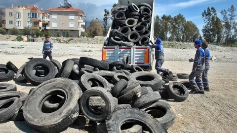 Demre'de Sinekle Mücadele Çalışmaları Devam Ediyor