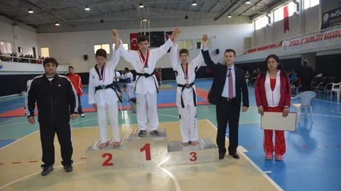 Adana'da Tekvando Gençler Ve Yıldızlar İl Birinciliği