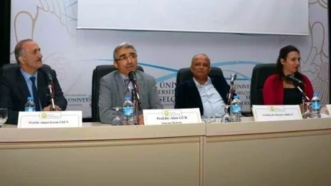 Selçuk'ta Mehmet Akif Paneli Ve Sergisi