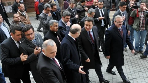 Ali Babacan Cuma Namazını Ulucami'de Kıldı