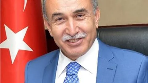 Vali Büyük ''Insanlık Bugünkü Sağlığını Tıp Bilimi İnsanlarına Borçludur''