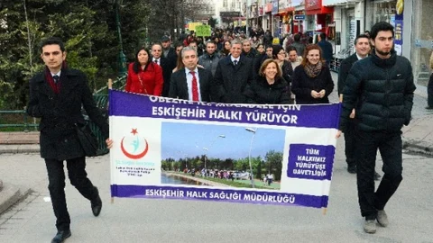 Eskişehir'de ''Sağlık Çalışanları İle Yürüyoruz” Etkinliği