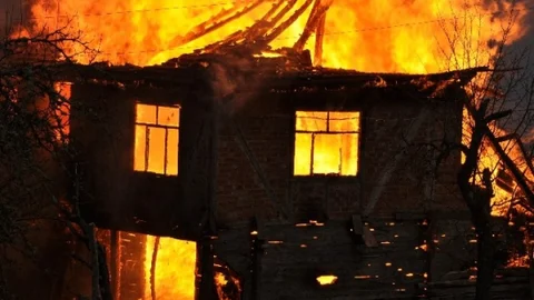 Pınarbaşı'nda 2 Ev Yandı