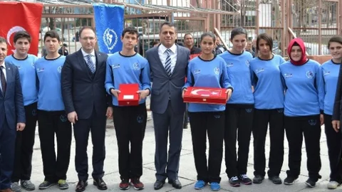 Gelibolu'dan Alınan Kutsal Emanetler Bursalı Atletlere Teslim Edildi