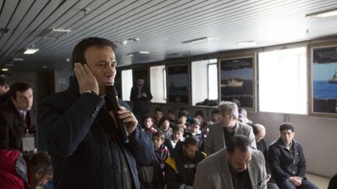 Mavi Marmara'da Cuma Namazı