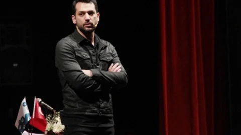 Ünlü Oyuncu Murat Yıldırım İle Annesinin İlginç Diyaloğu