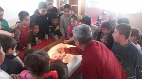 Öğrencilere Pasta Sürprizi