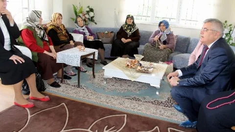 Ak Partili Cengiz Altıntaş Yaşlılarla Bir Araya Geldi