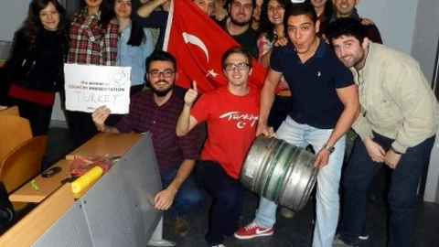 Adü'lü Samed Türkiye'yi 1.'liğe Taşıdı