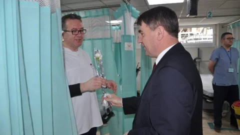 Dr. Tay Meslektaşlarının Bayramını Kutladı