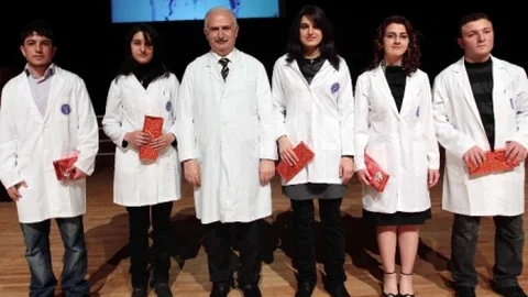 Atatürk Üniversitesi Rektörü Prof. Dr. Koçak'tan 14 Mart Tıp Bayramı Kutlama Mesajı