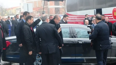 Cumhurbaşkanı Erdoğan CHP'li Çanakkale Belediyesi'ni Ziyaret Etti