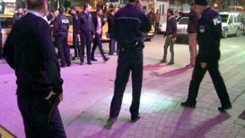 Kuru Sıkı Silah Kullanılan Kavga Polisi Alarma Geçirdi